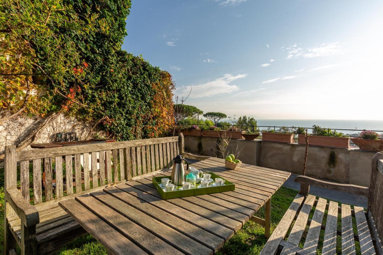 Kamyhouse Una Tranquilla Struttura Nel Verde Villa Naples Exterior photo